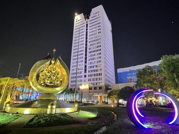 ไฟตกแต่งเทศกาลปีใหม่ 2025 @ ปตท สำนักงานใหญ่ถนนวิภาวดี
