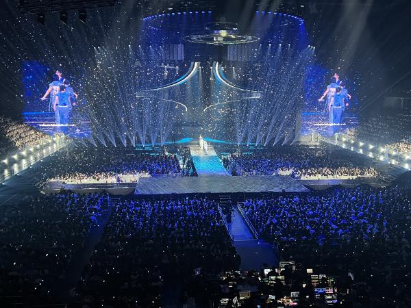 BUS The 1st concert LIGHT THE WORLD 2025