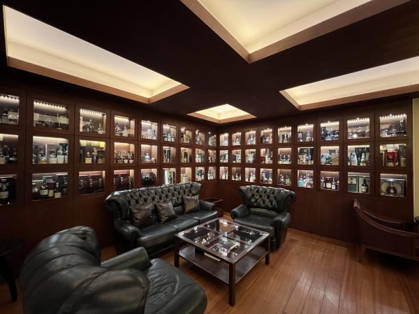 Private club Ekamai