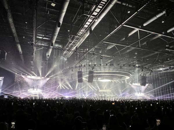 NONT TANONT THE MOMENT OF SPECTACLE CONCERT @ Bitec live